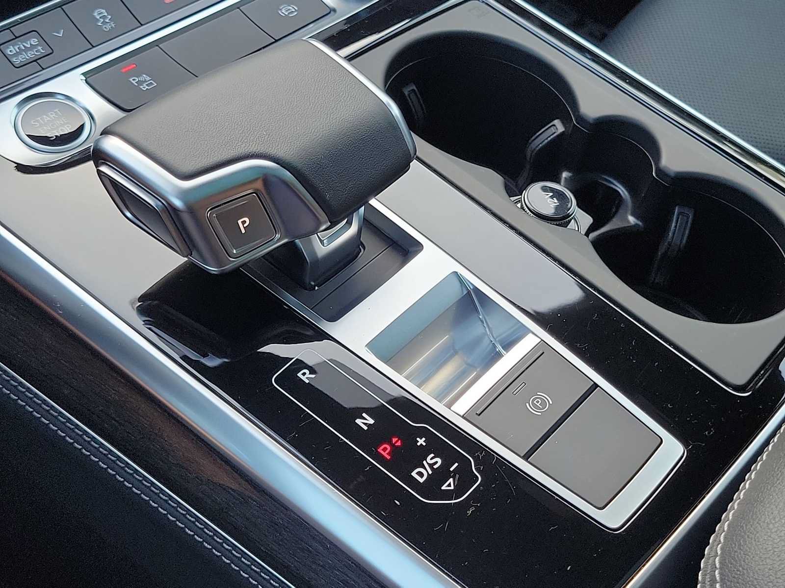 Certified 2024 Audi Q8 Premium Plus w/ Premium Plus Package AWD/4WD image 28