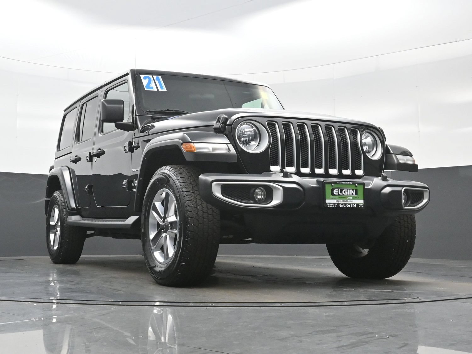 Used 2021 Jeep Wrangler Unlimited Sahara w/ Cold Weather Group AWD/4WD image 32
