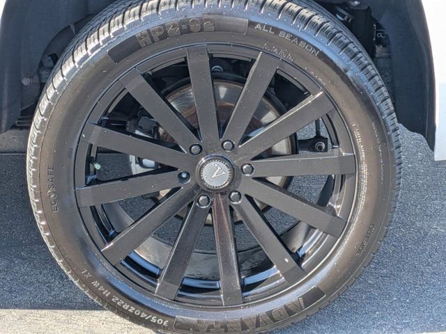 Used 2018 Chevrolet Tahoe LT RWD image 14