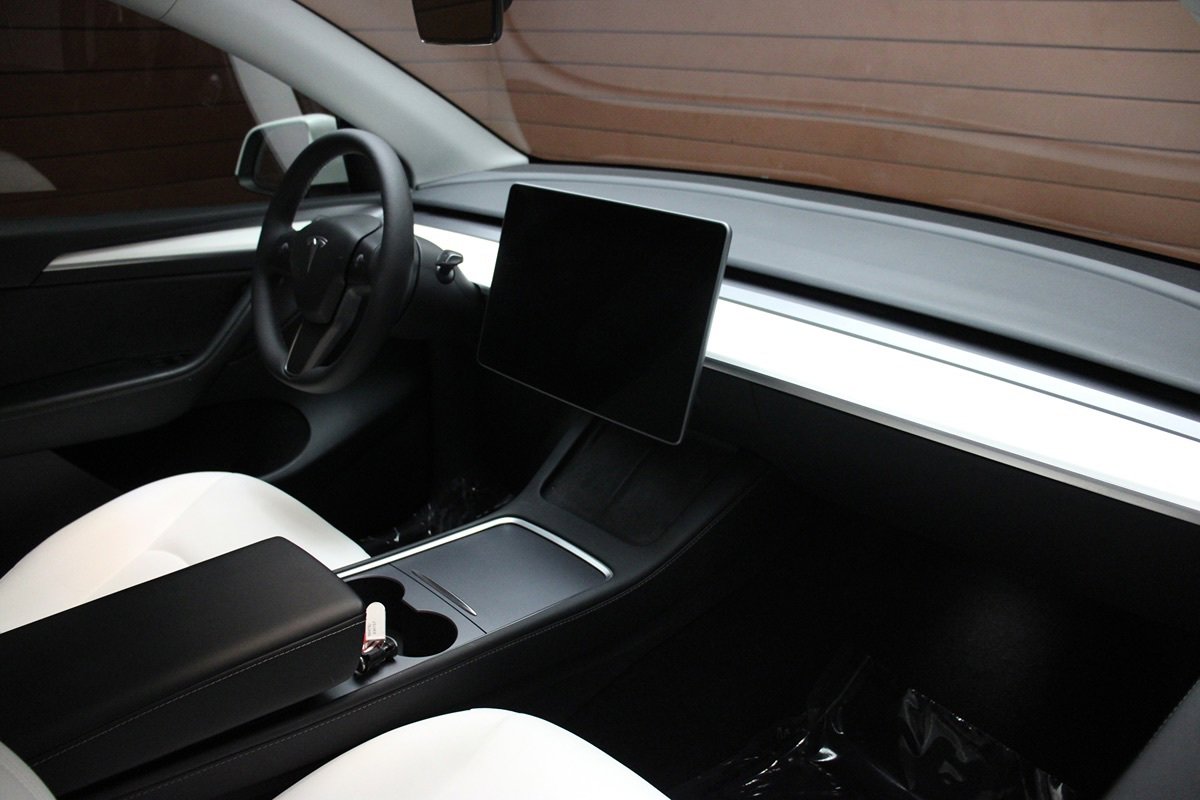 Used 2023 Tesla Model Y Long Range image 22