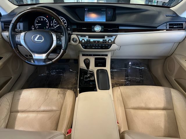Used 2014 Lexus ES 350 w/ Luxury Package FWD image 35