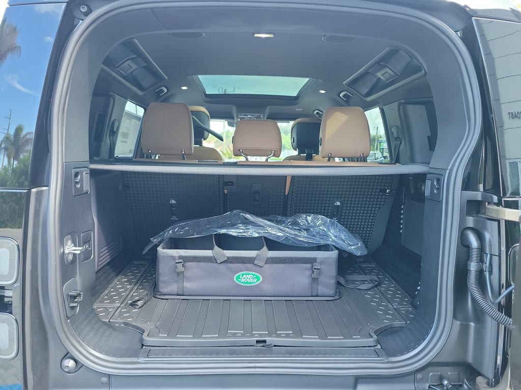 New 2026 Land Rover Defender 110 X-Dynamic SE AWD/4WD image 11