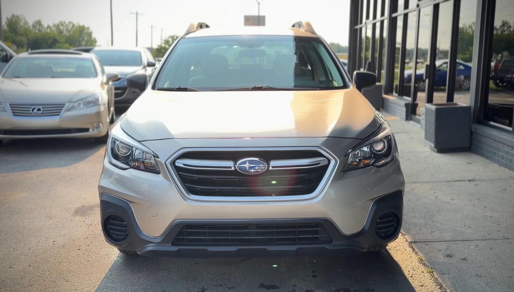 Used 2019 Subaru Outback 2.5i AWD/4WD image 6