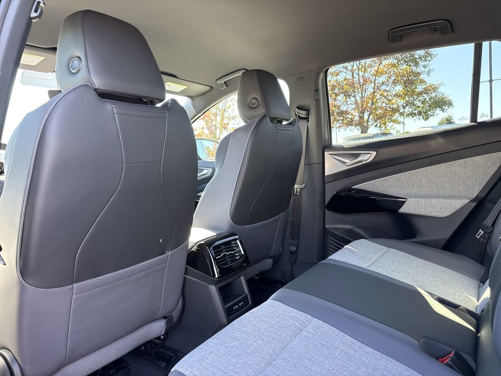 New 2025 Volkswagen ID.4 Pro AWD/4WD image 13