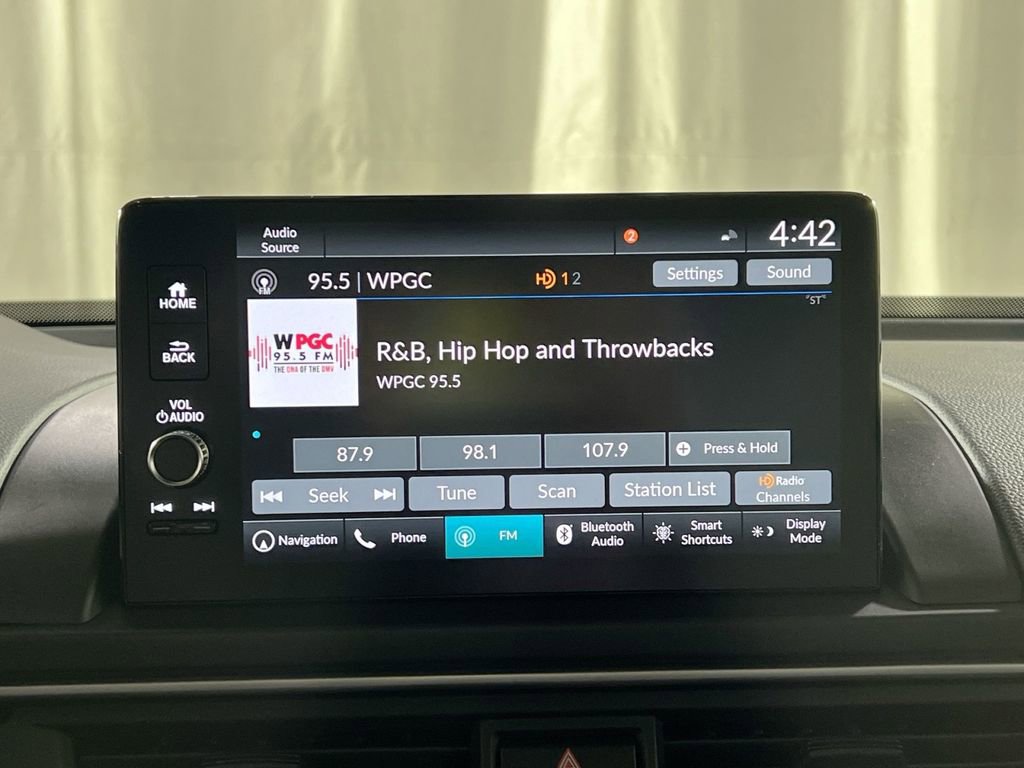 Used 2025 Honda Pilot Elite image 18