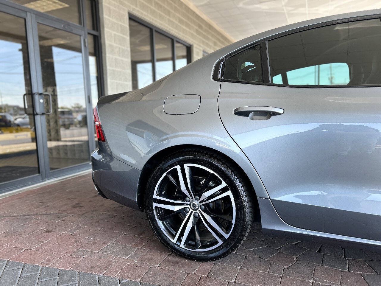 Used 2021 Volvo S60 T5 R-Design AWD/4WD image 24
