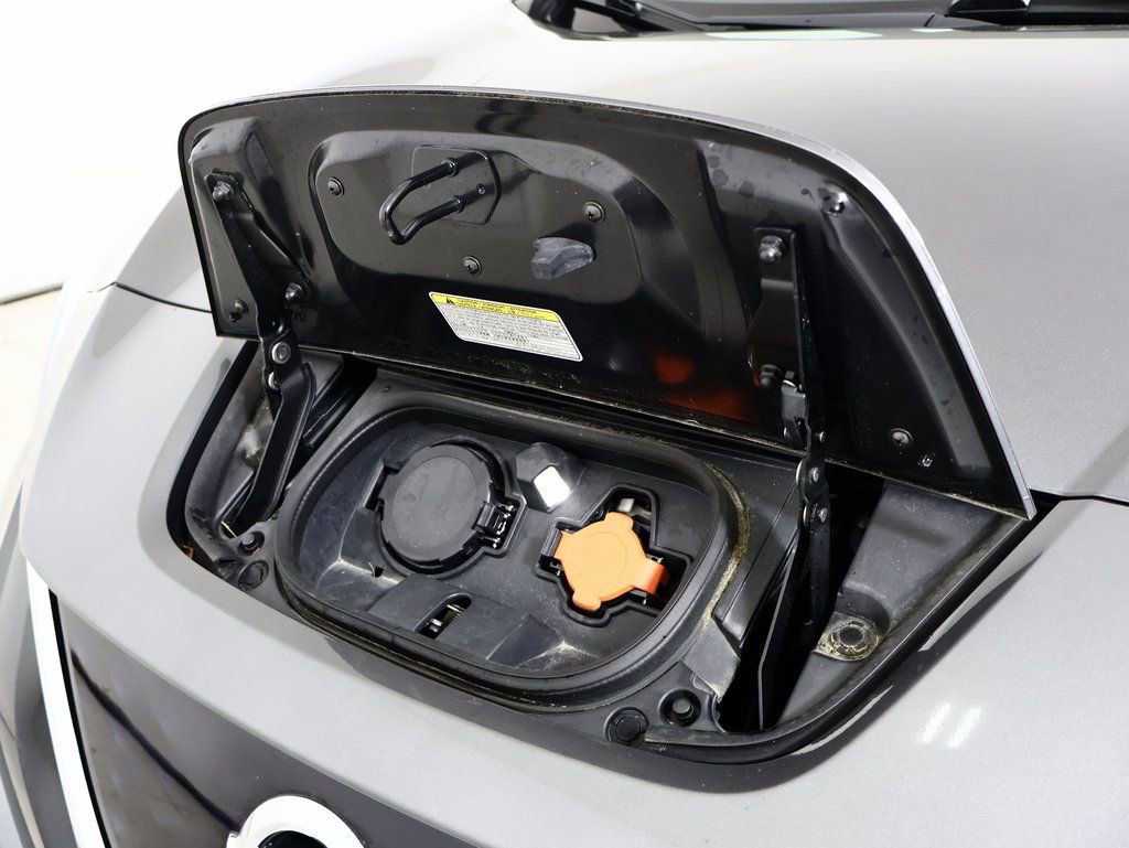 Used 2021 Nissan Leaf SV w/ SV Technology Package image 17