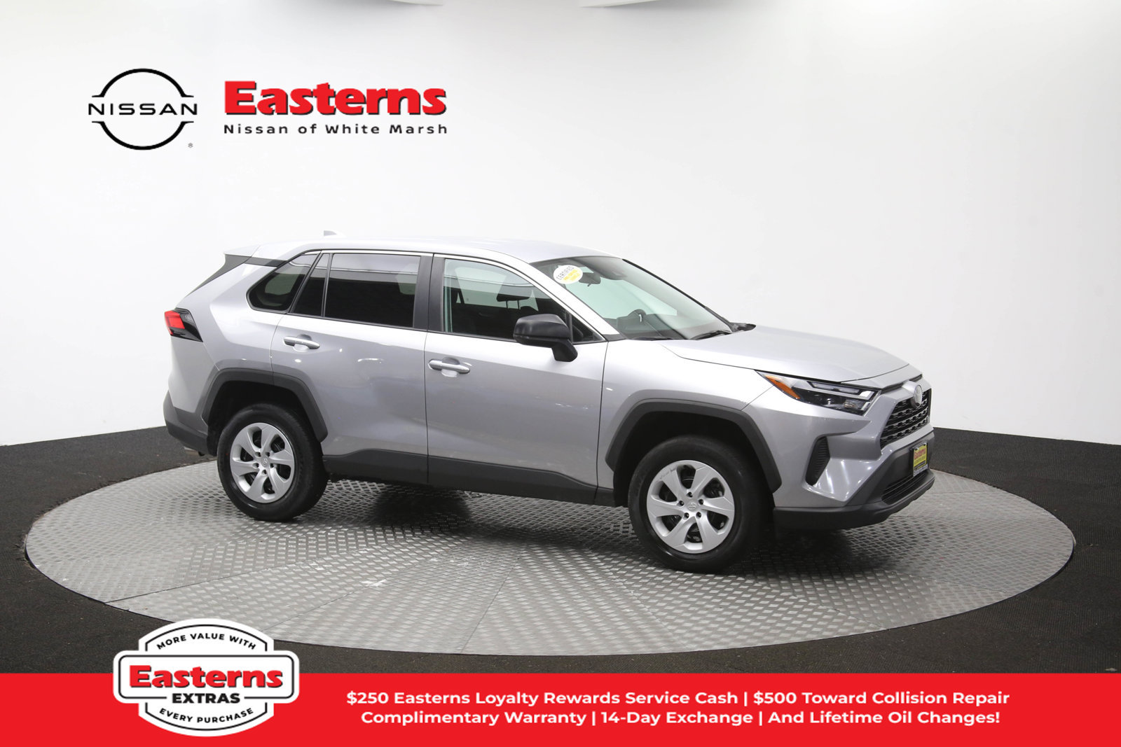 Used 2025 Toyota RAV4 LE AWD/4WD image 46