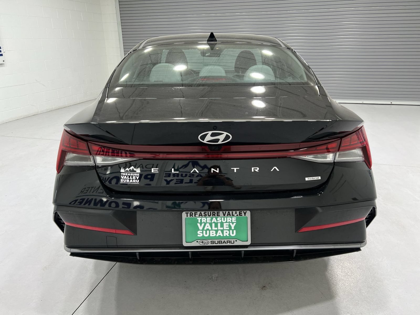 Used 2025 Hyundai Elantra Limited FWD image 7