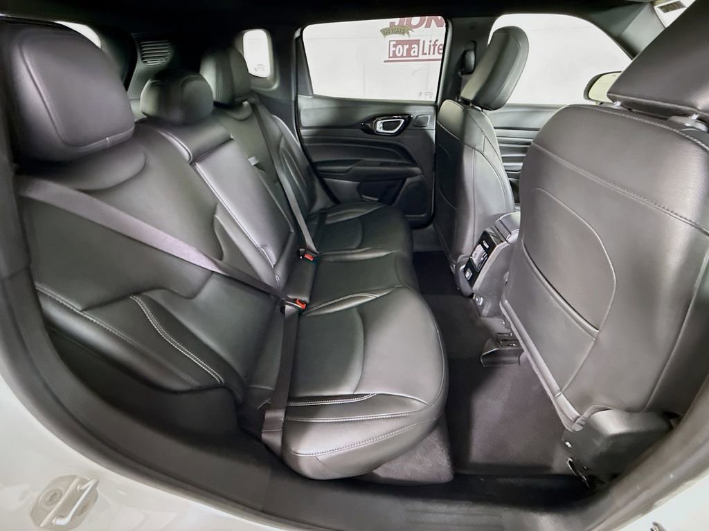 Used 2022 Jeep Compass High Altitude AWD/4WD image 32