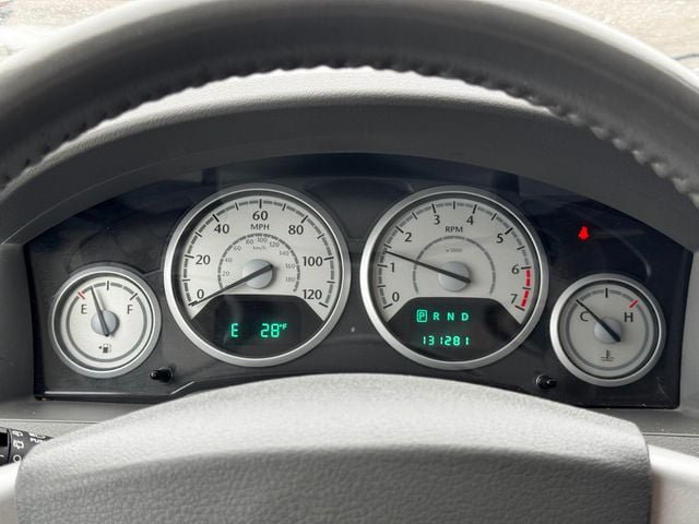 Used 2008 Chrysler Town & Country Touring w/ Flexible Seating Group FWD image 12
