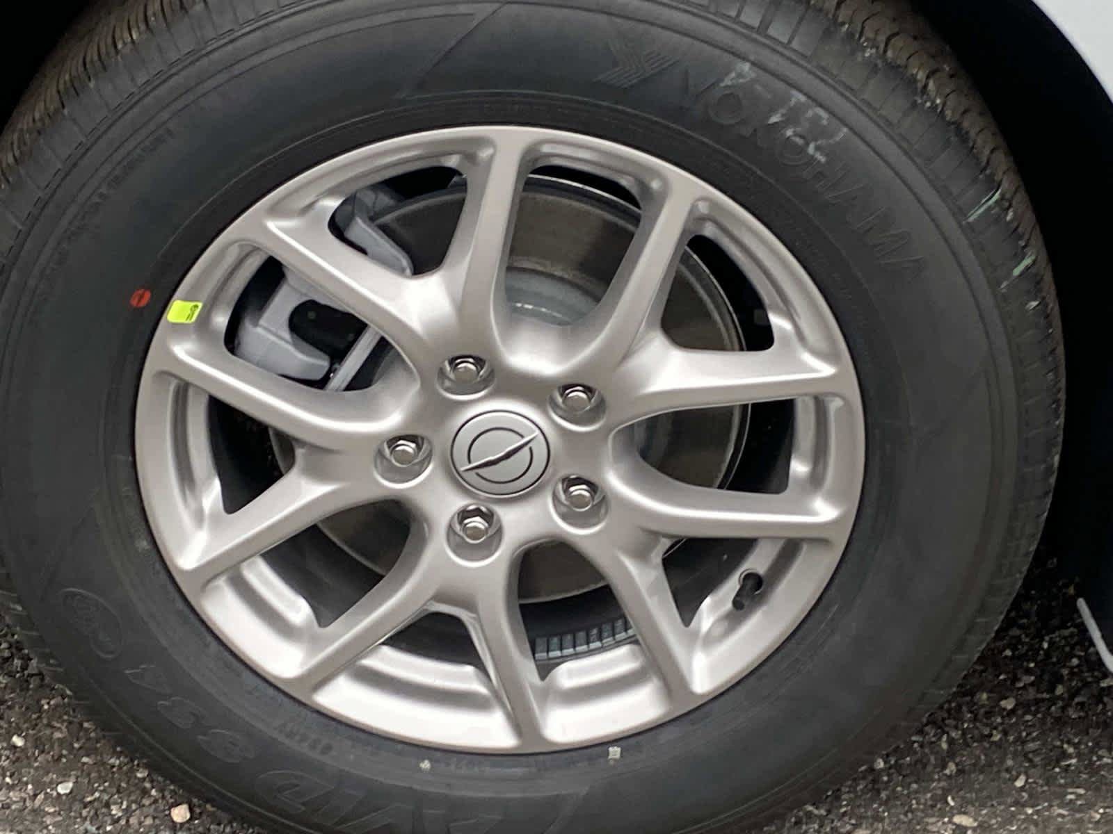 New 2026 Chrysler Pacifica Select FWD image 3