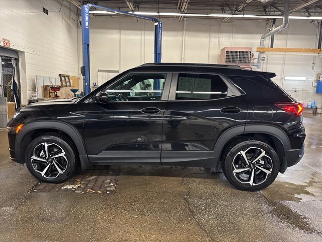 Used 2021 Chevrolet TrailBlazer RS w/ Sun and Liftgate Package image 3