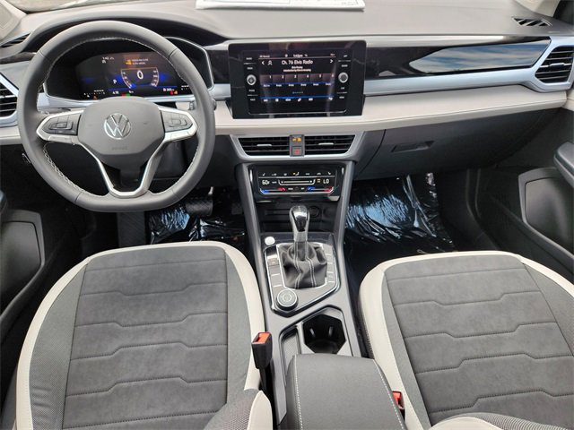 New 2025 Volkswagen Taos SE image 23