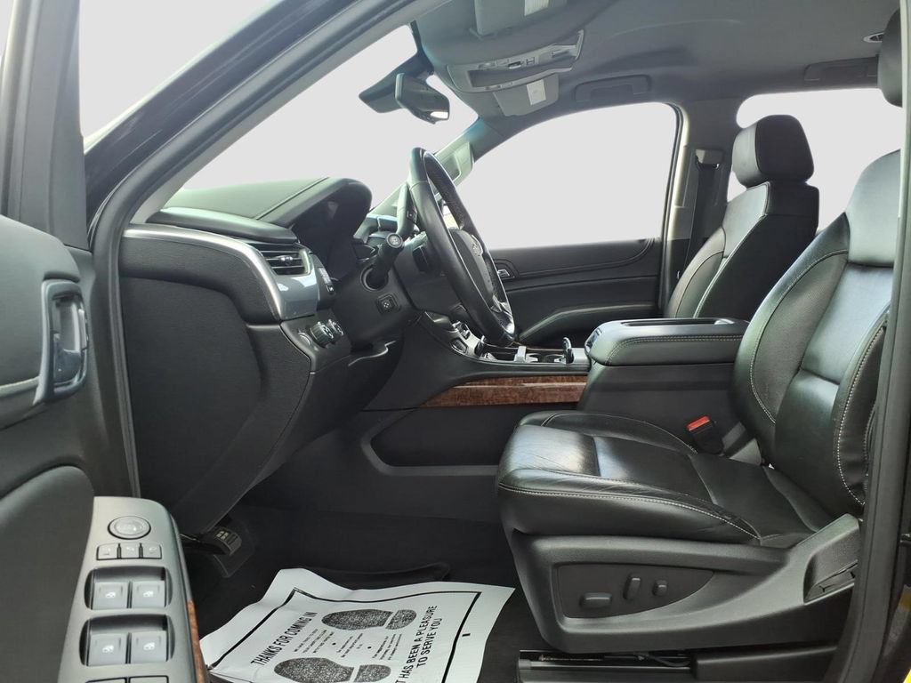 Used 2020 Chevrolet Suburban Premier AWD/4WD image 17