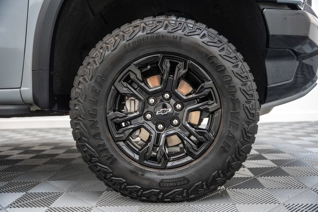 Used 2024 Chevrolet Silverado 1500 ZR2 w/ Technology Package AWD/4WD image 25