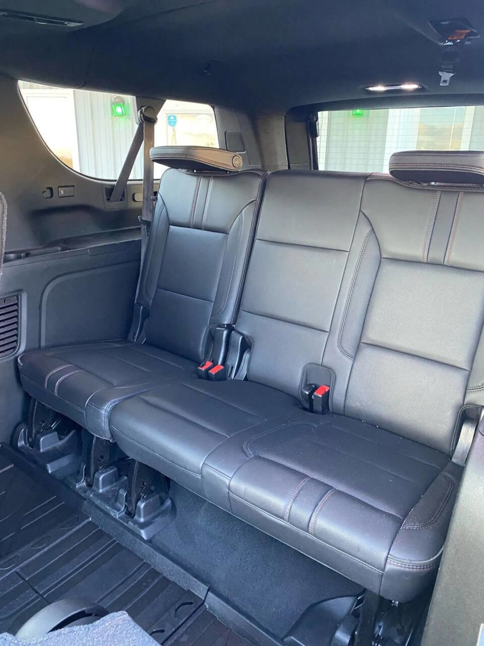 Used 2021 Chevrolet Suburban RST w/ Luxury Package image 27