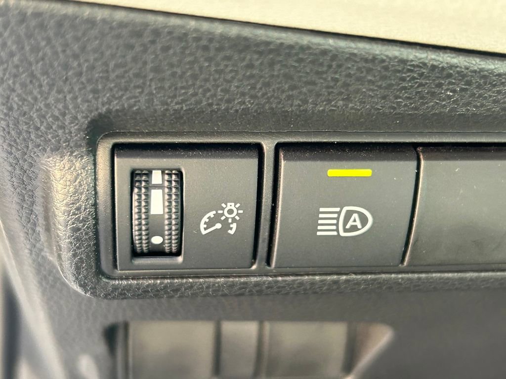 New 2025 Toyota Corolla Cross LE w/ Moonroof Package FWD image 24