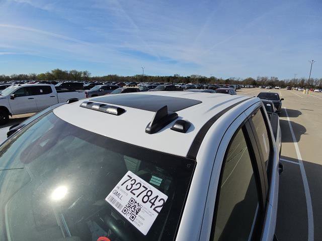 Used 2025 Chevrolet Silverado 2500 ZR2 w/ Technology Package image 10