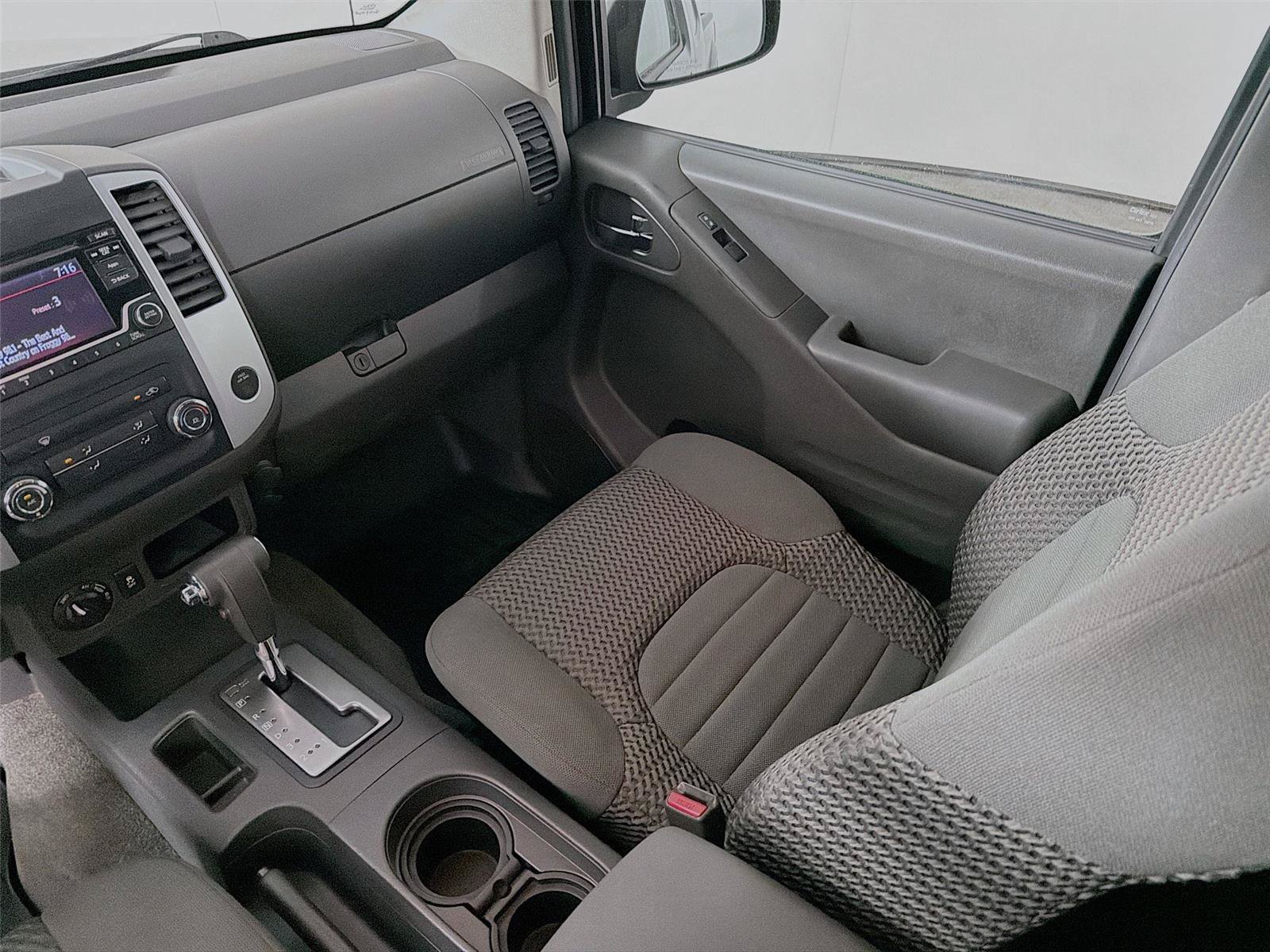 Used 2015 Nissan Frontier SV AWD/4WD image 25