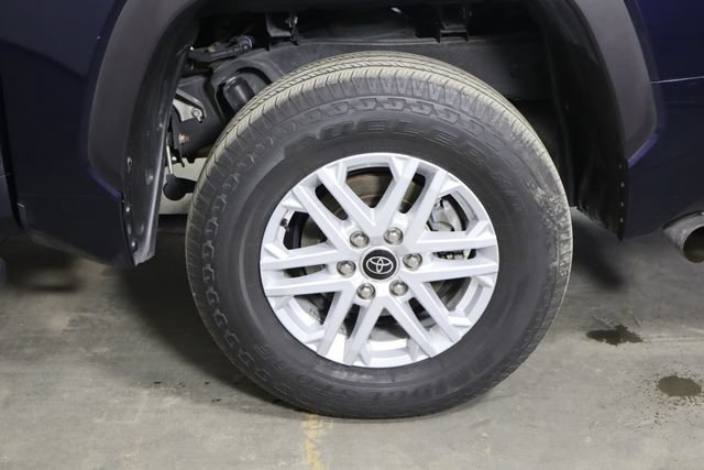 Used 2023 Toyota Tundra SR5 w/ SR5 Convenience Package AWD/4WD image 38
