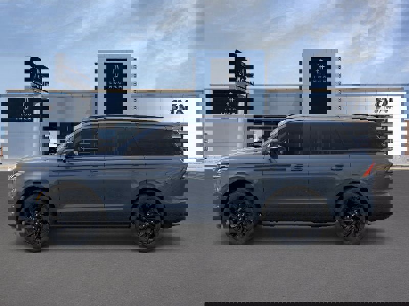 New 2025 Lincoln Navigator Reserve image 3
