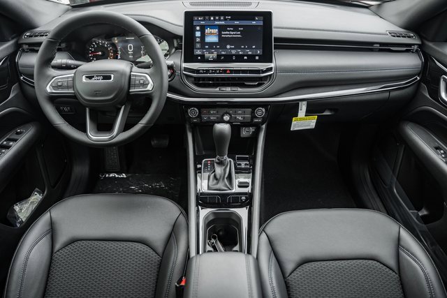New 2026 Jeep Compass Latitude image 20