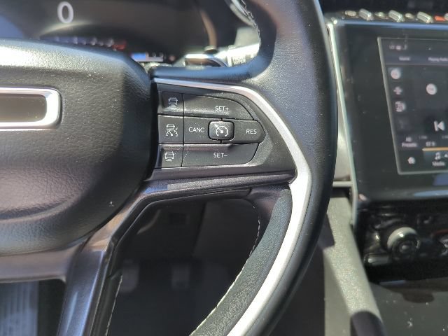 Used 2021 Jeep Grand Cherokee L Laredo w/ Luxury Tech Group I AWD/4WD image 13