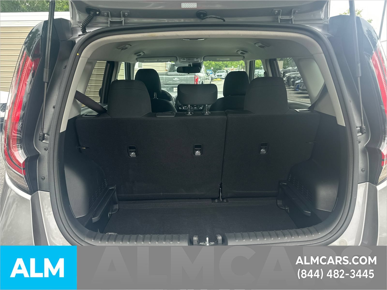 Used 2025 Kia Soul LX w/ LX Technology Package FWD image 21