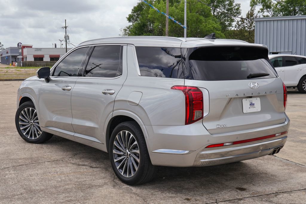 Used 2024 Hyundai Palisade Calligraphy image 2