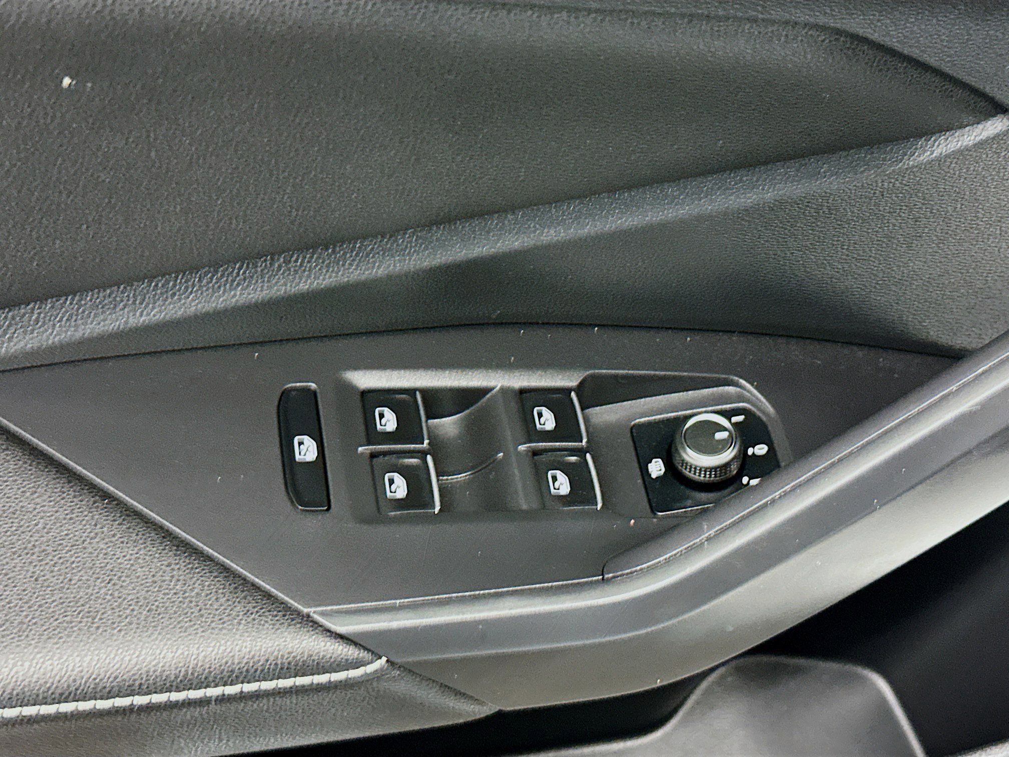 Used 2025 Volkswagen Jetta S image 15