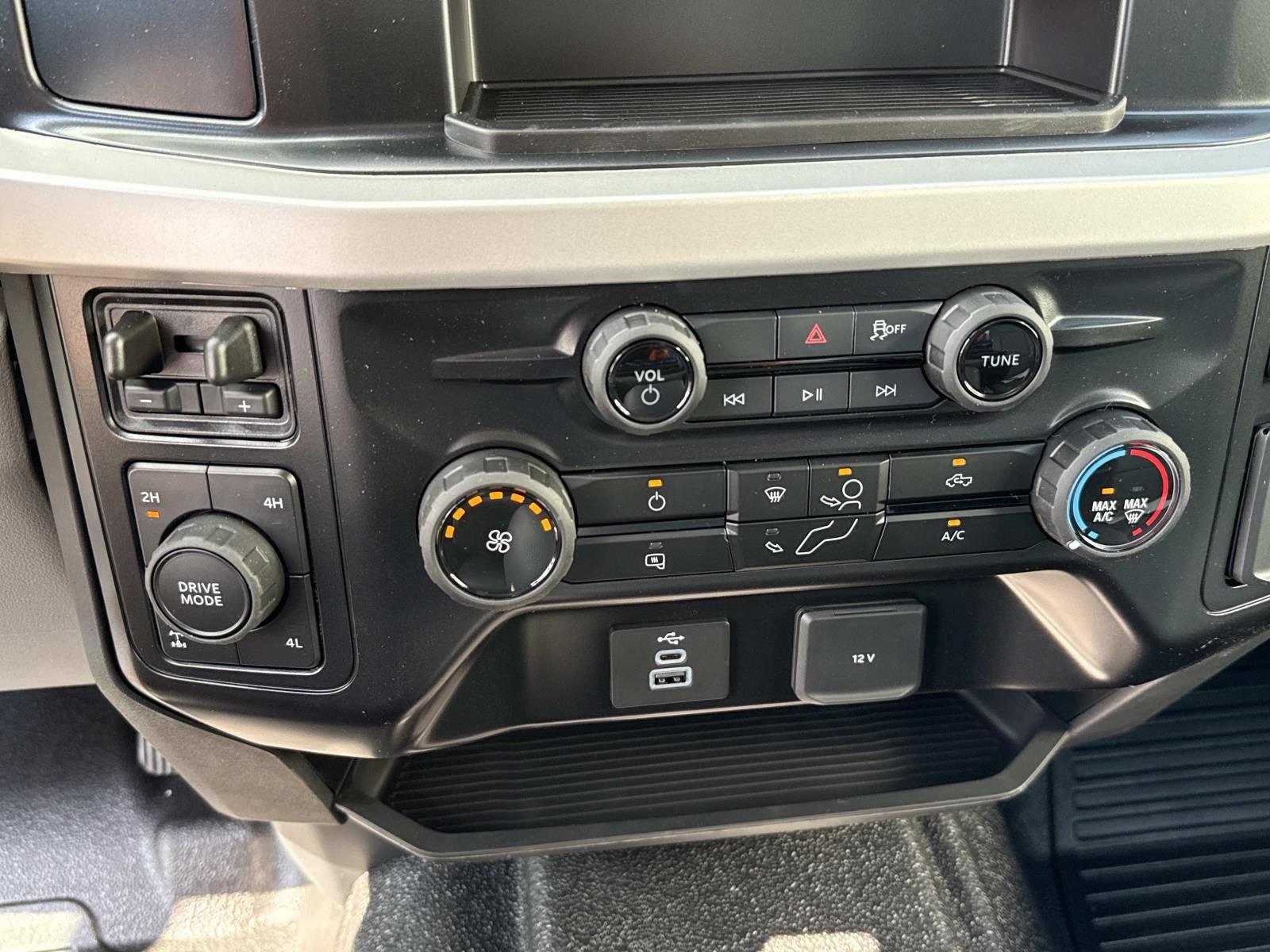 New 2026 Ford F250 XL w/ FX4 Off-Road Package AWD/4WD image 16