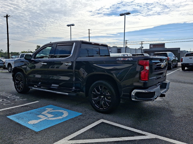Certified 2022 Chevrolet Silverado 1500 LTZ w/ LTZ Convenience Package II AWD/4WD image 4