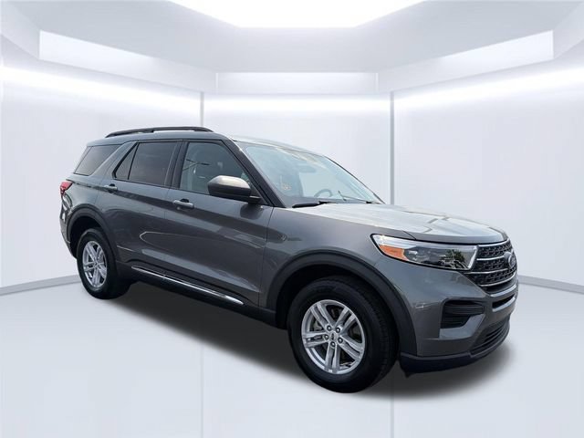 Used 2024 Ford Explorer XLT AWD/4WD image 40