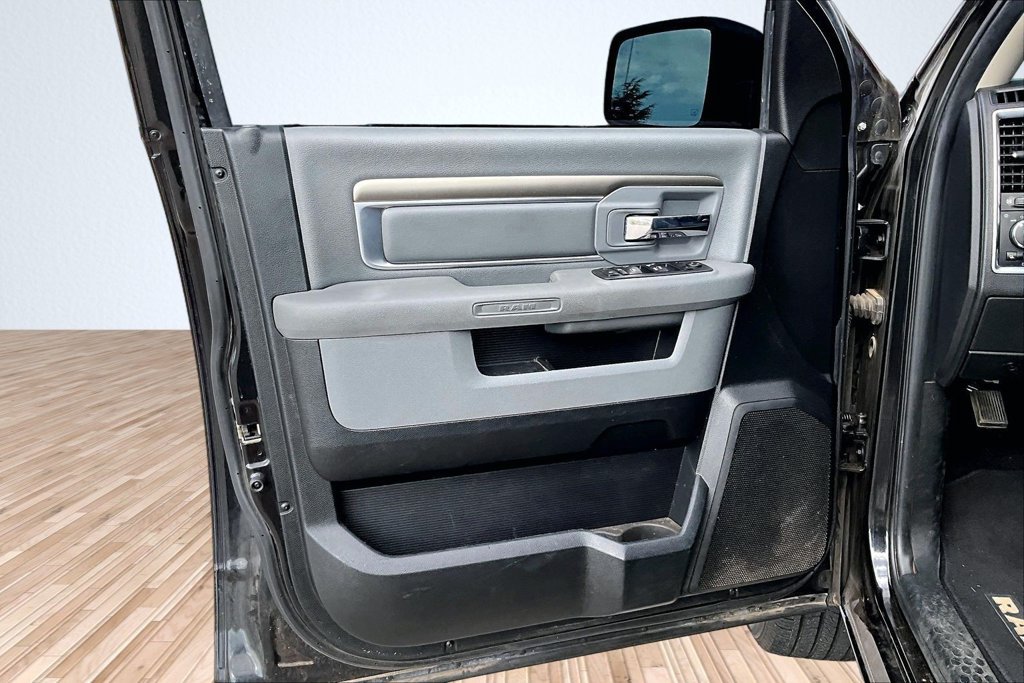 Used 2018 RAM 1500 Classic SLT AWD/4WD image 15