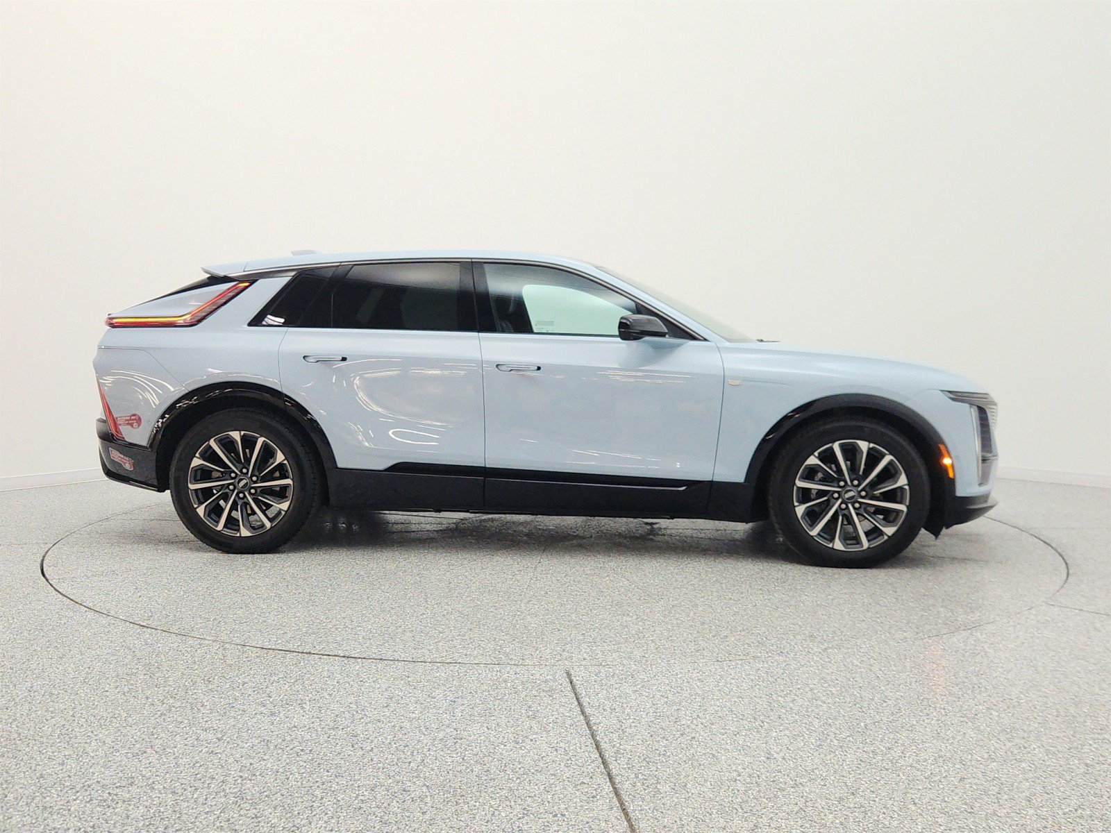 Used 2024 Cadillac Lyriq Sport w/ LPO, Floor Liner Package RWD image 4