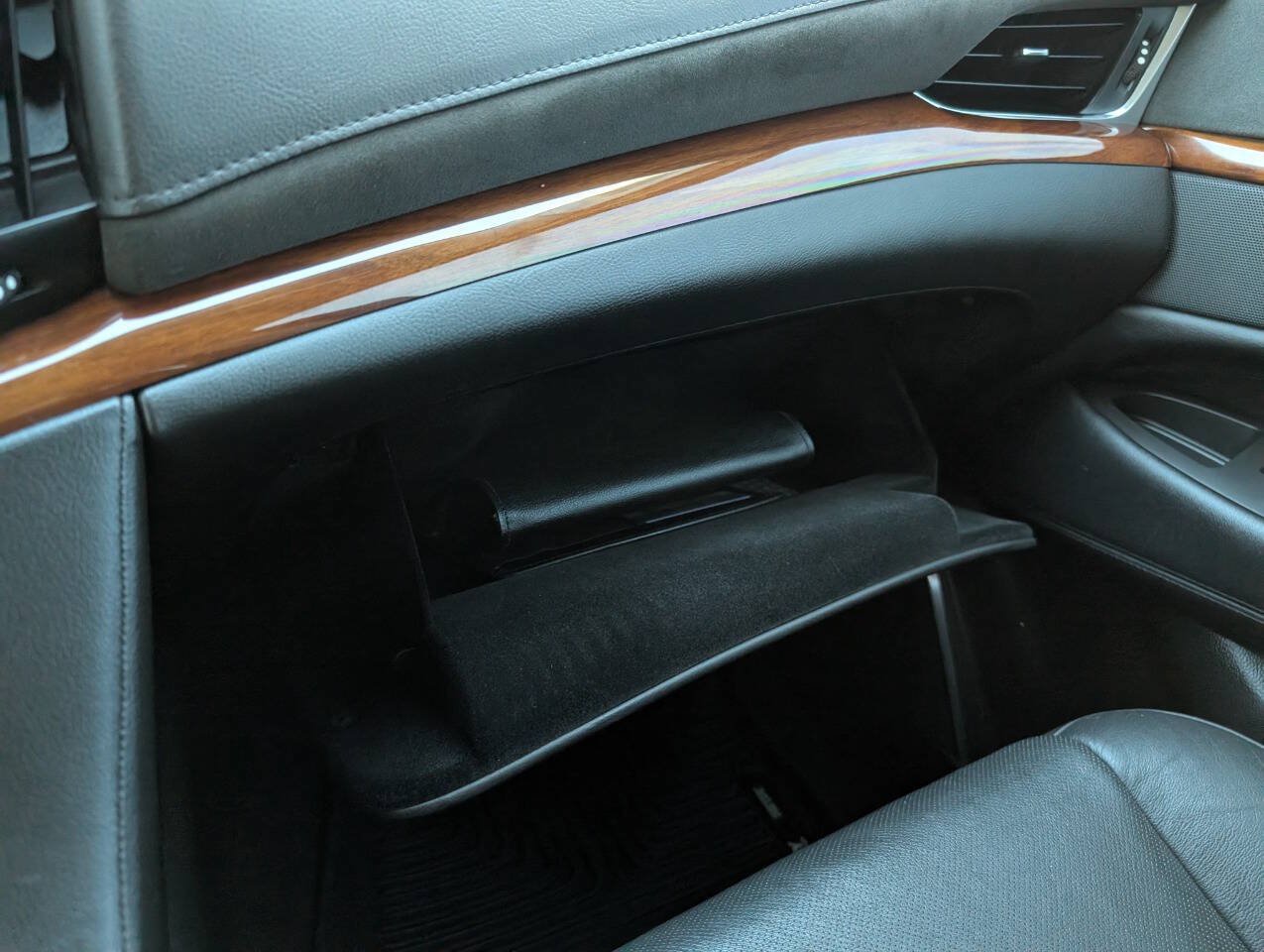 Used 2016 Cadillac Escalade Premium AWD/4WD image 32