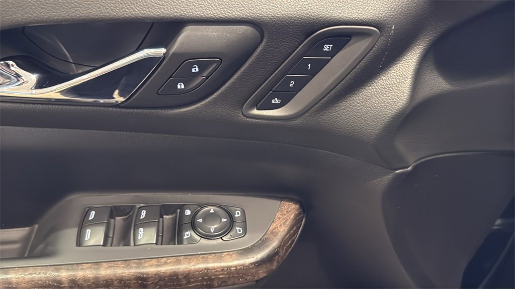 Used 2023 GMC Acadia Denali w/ Black Diamond Edition image 23