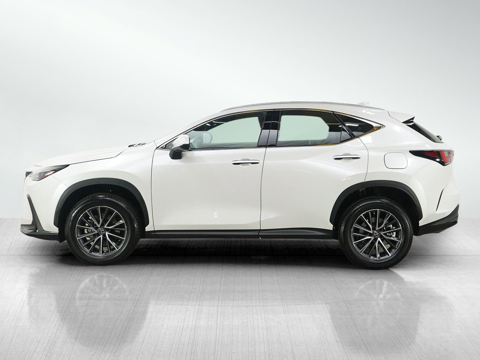 Used 2023 Lexus NX 350h AWD image 2
