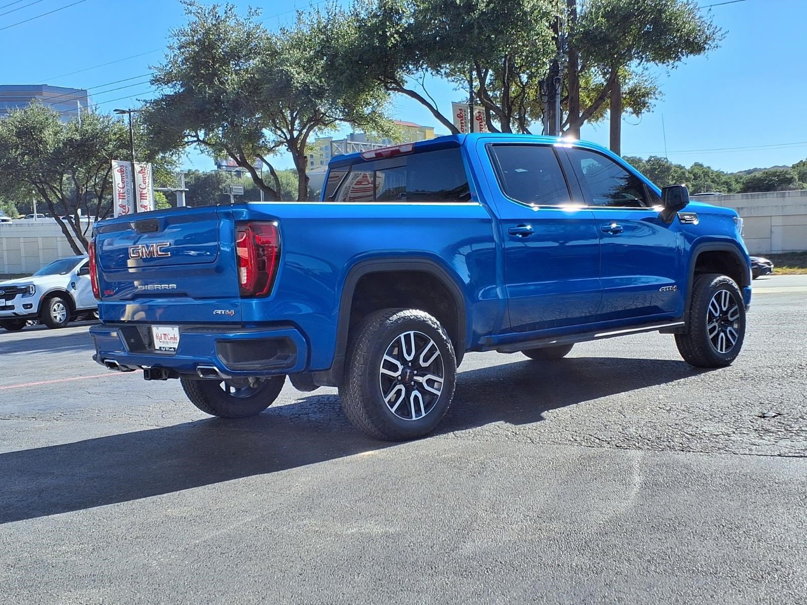 Used 2024 GMC Sierra 1500 AT4 w/ Technology Package AWD/4WD image 6