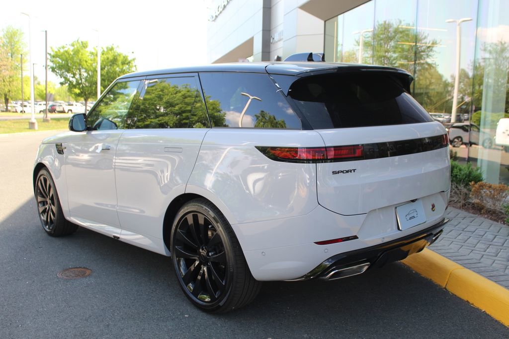 New 2026 Land Rover Range Rover Sport Dynamic SE image 10