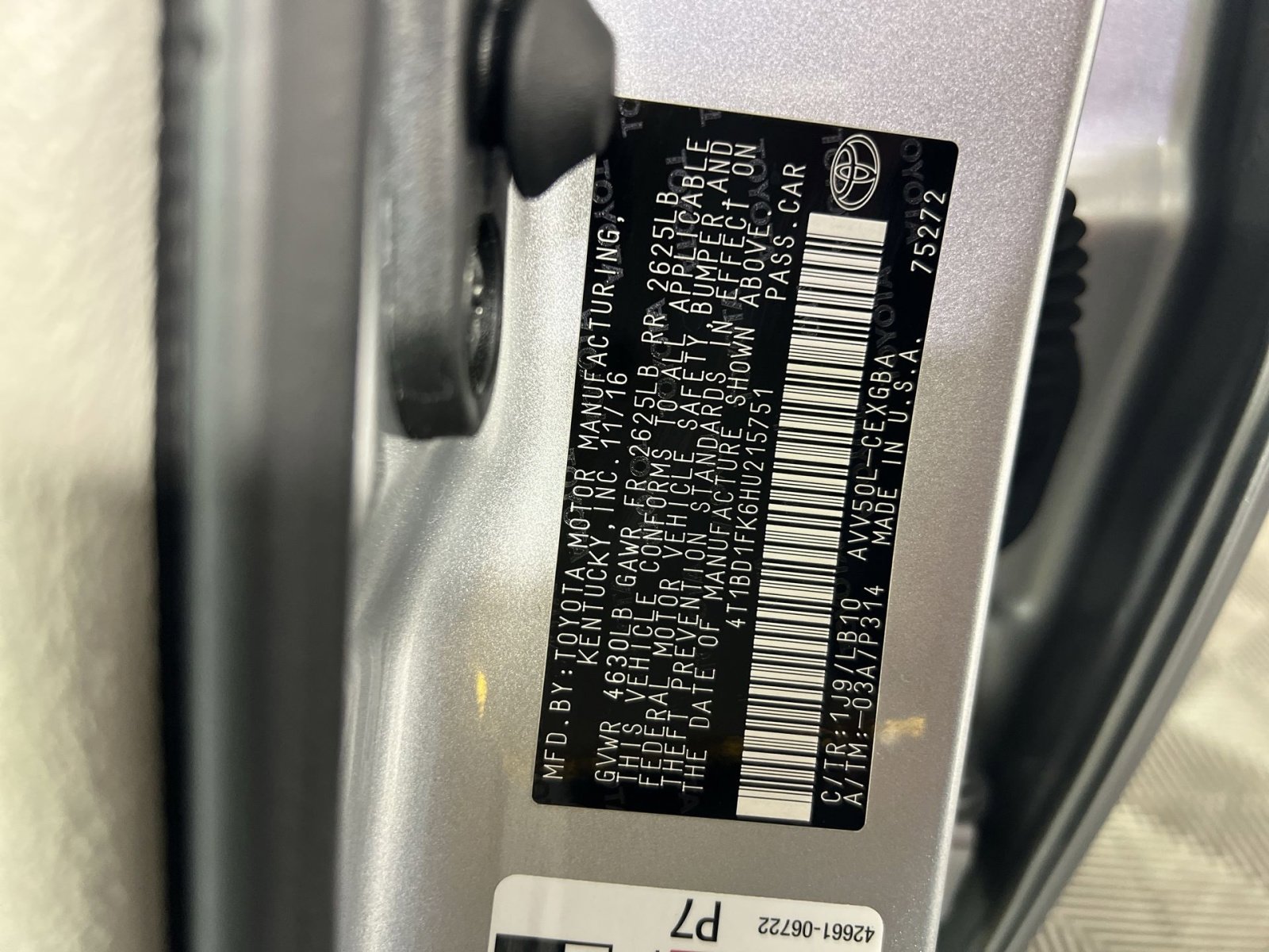 Used 2017 Toyota Camry XLE w/ Moonroof Package FWD image 31