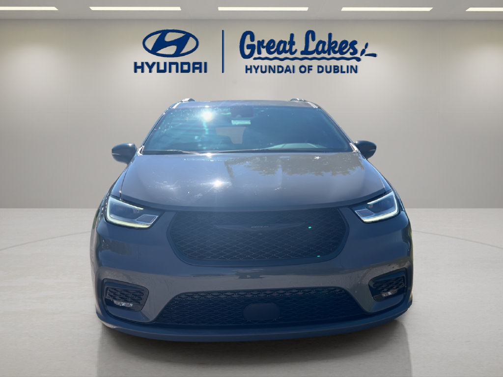 Used 2025 Chrysler Pacifica Limited FWD image 8