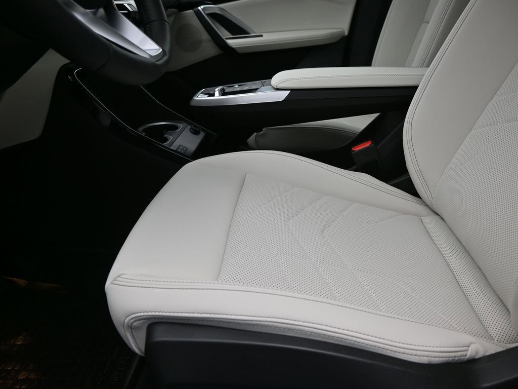 New 2026 BMW X1 xDrive28i w/ Technology Package image 13