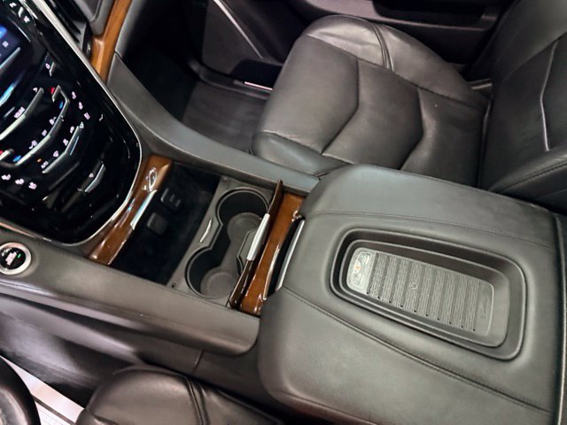 Used 2018 Cadillac Escalade Premium Luxury AWD/4WD image 28
