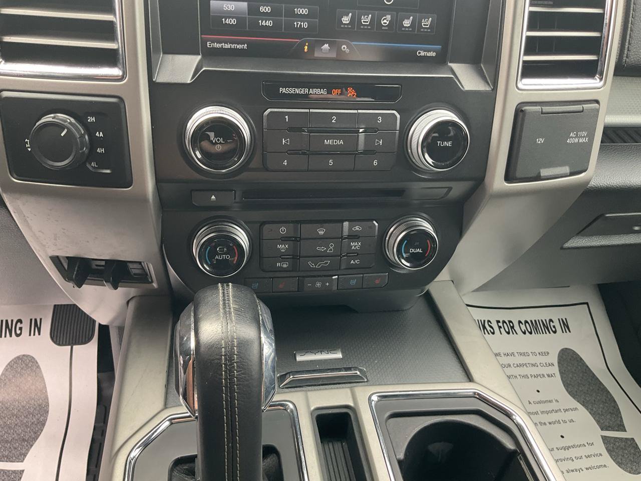 Used 2015 Ford F150 Lariat w/ Equipment Group 502A Luxury AWD/4WD image 22