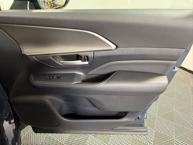Used 2024 Toyota Grand Highlander XLE AWD/4WD image 46