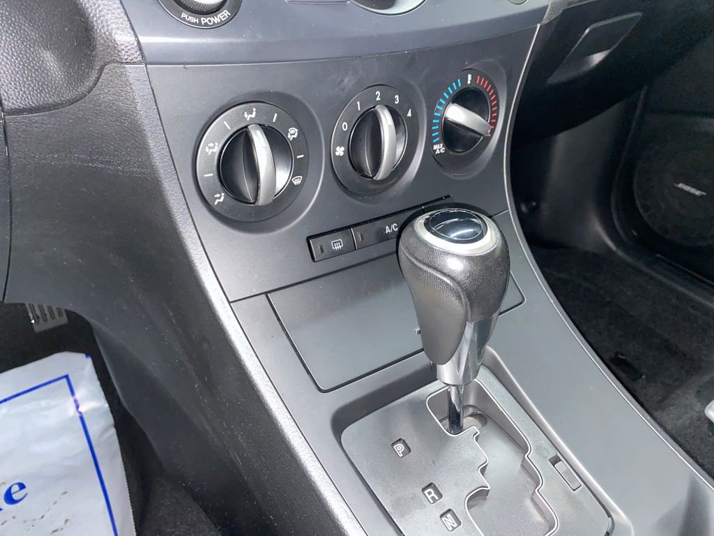 Used 2012 MAZDA MAZDA3 i Touring FWD image 23