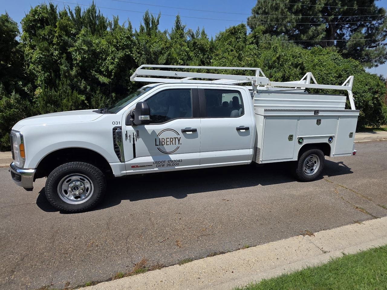 Used 2023 Ford F350 XL w/ XL Driver Assist Package AWD/4WD image 2