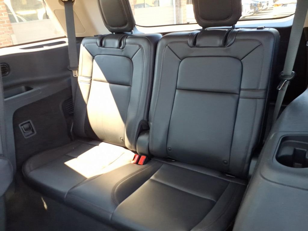 Used 2023 Lincoln Aviator Reserve w/ Equipment Group 201A AWD/4WD image 13